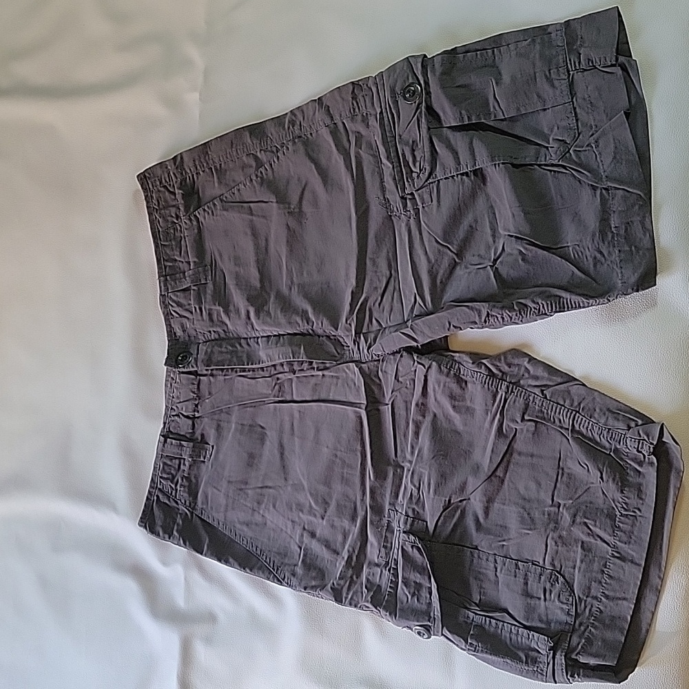 Univibe brand cargo shorts. Comfortable. 34 waist